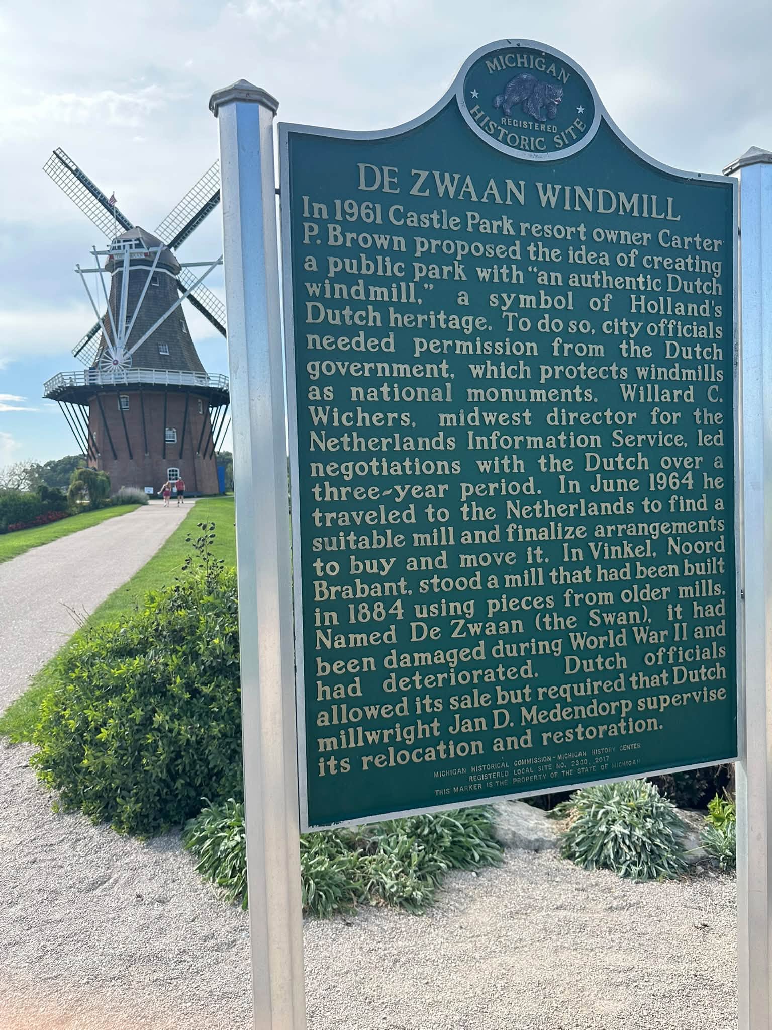           ჰოლანდიური პარკი ამერიკაში - Windmill Island Gardens 